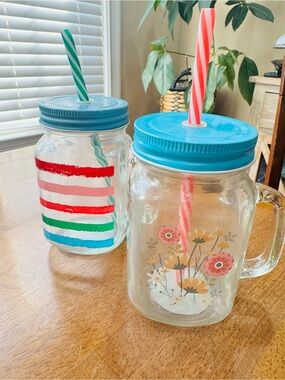 Set of 2 Printed Clear Glass Mason Jar Mugs With Lids and Straws 15.5 oz.